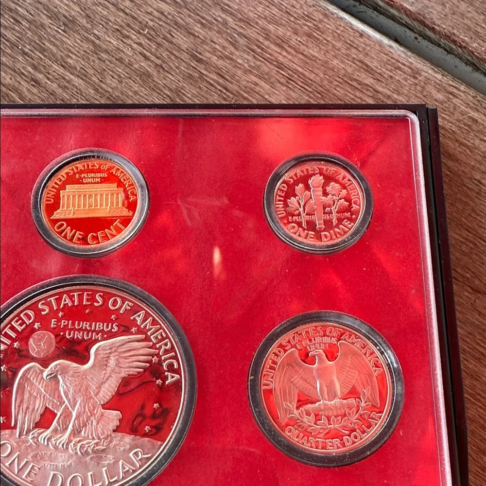 United States Proof Set - Red Display Case - Picture 4 of 5
